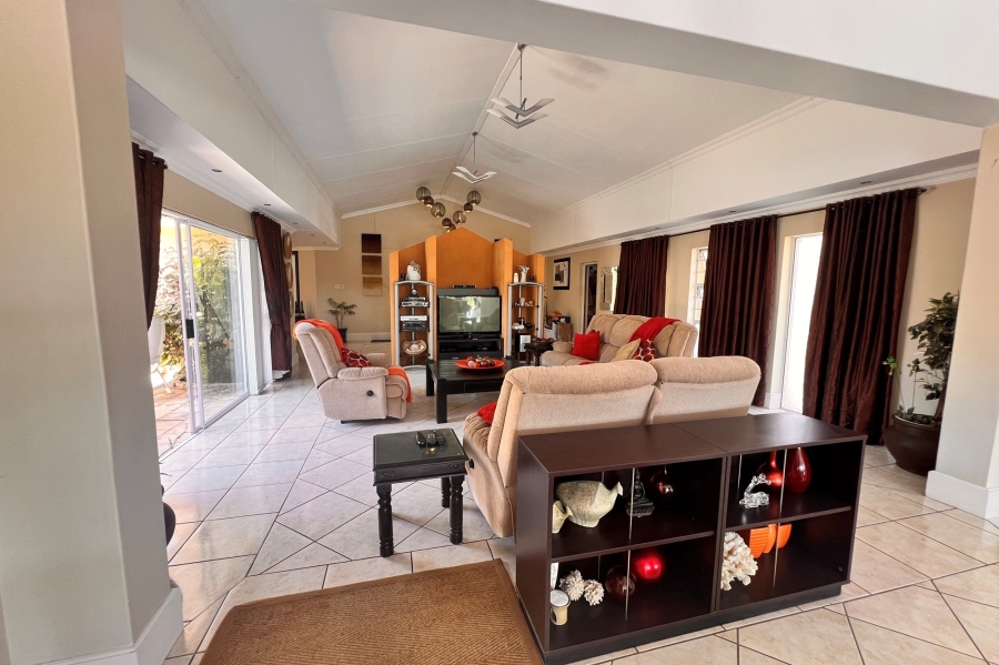 5 Bedroom Property for Sale in East London Rural Eastern Cape